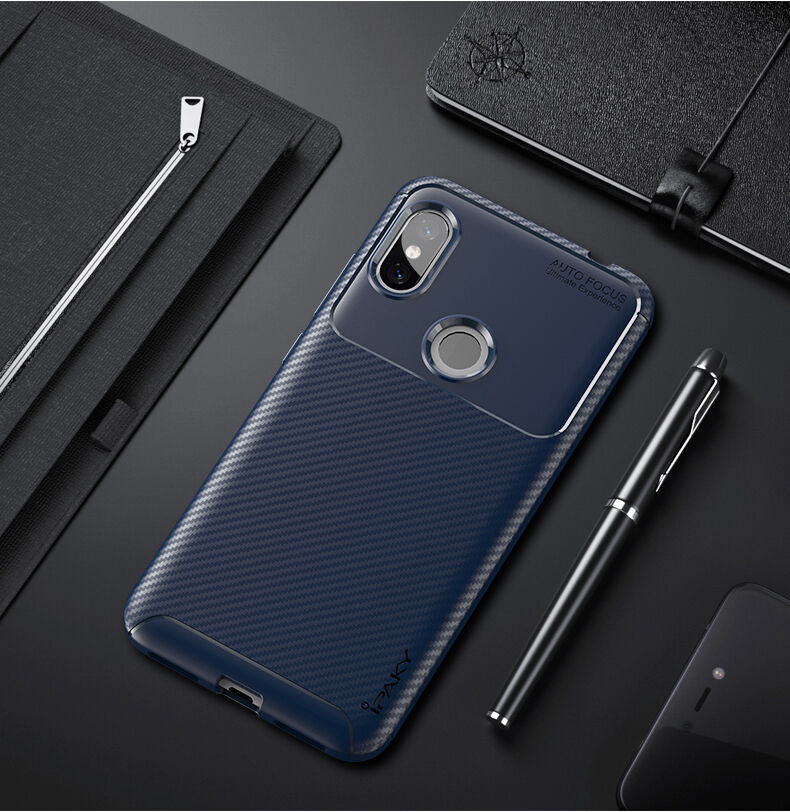 Ipaky puha védő tok karbon szál textúrával Xiaomi Redmi Note 6 - fekete