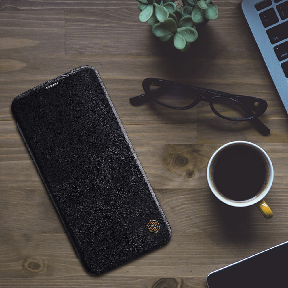 Nillkin Qin bőr flip cover tok Samsung Galaxy J4 Plus - fekete