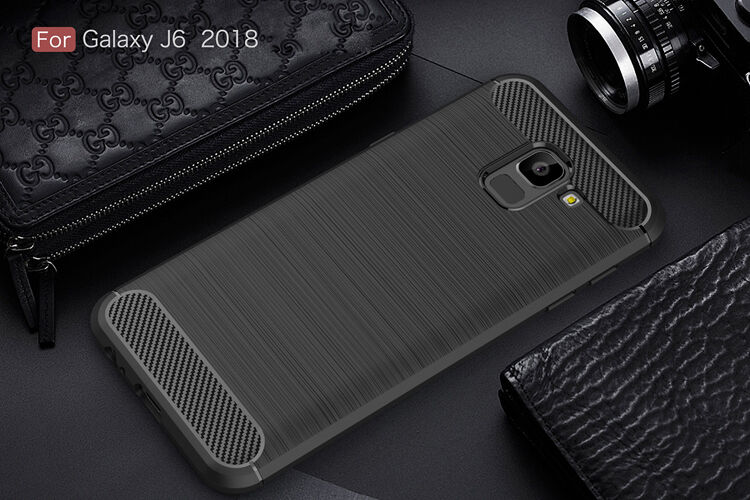 Műanyag tok csiszolt textúrával Samsung Galaxy J6 (2018) - fekete